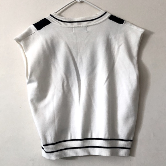 B/W Sweater Vest- Medium - Picture 3 of 4